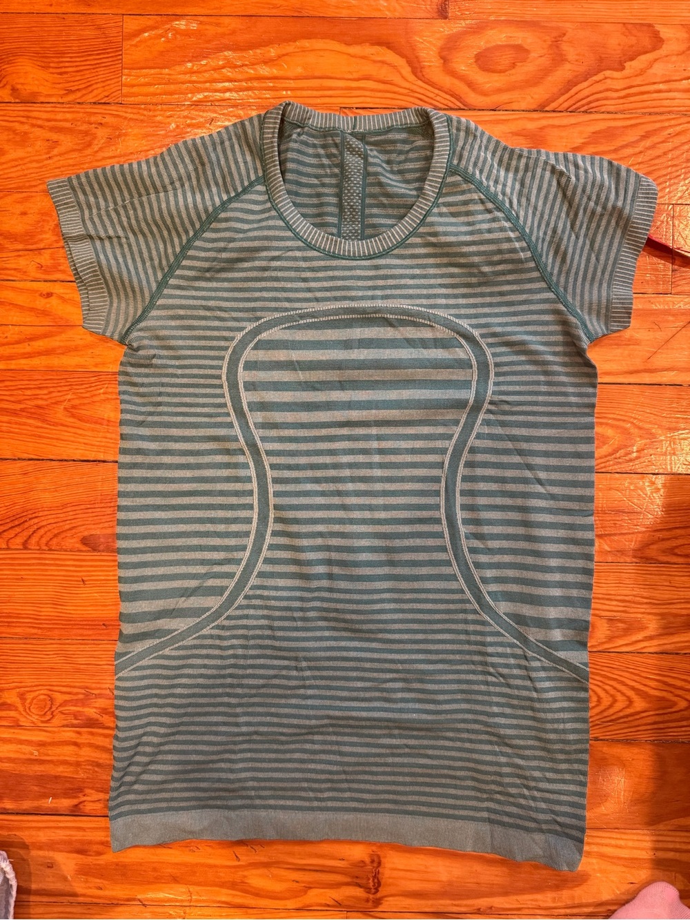 lululemon Swiftly Tech Short Sleeve Crew shirt Teal striped pattern sz 10